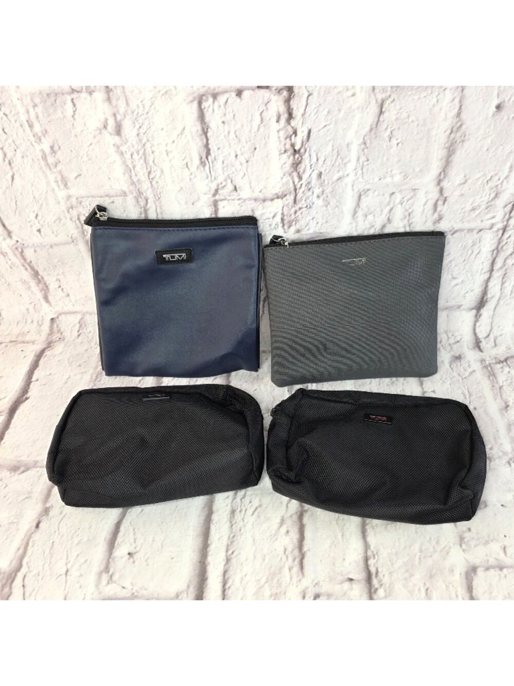 Tumi Delta Airlines Amenity Kits Set Of 4 Travel Pouches Black Gray Blue Nylon